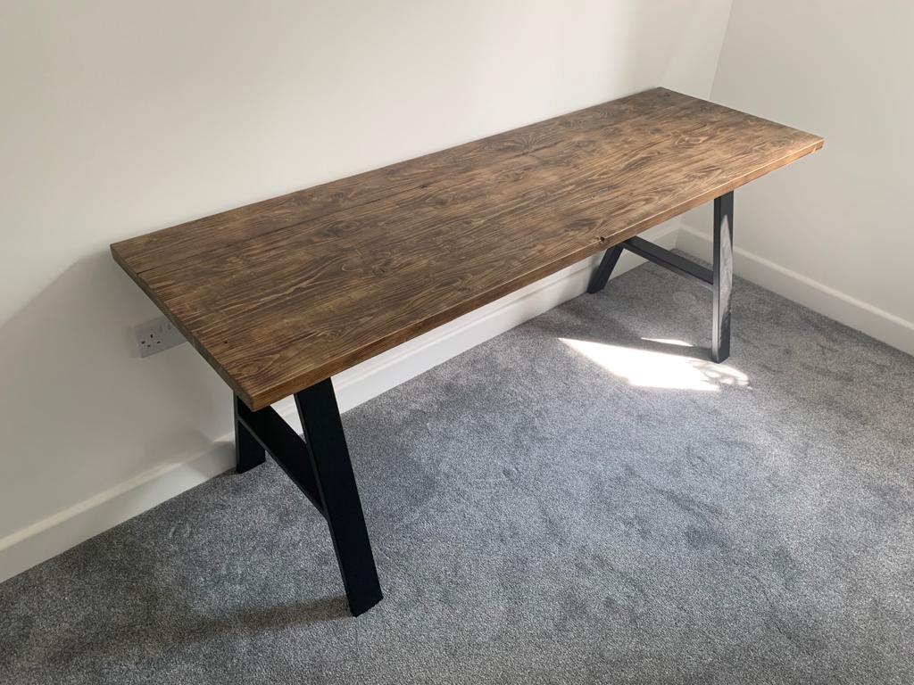 https://www.therusticgrove.co/cdn/shop/files/gg-or-rustic-solid-wood-gaming-desk-rustic-oak-the-rustic-grove-co--3.jpg?v=1690011890